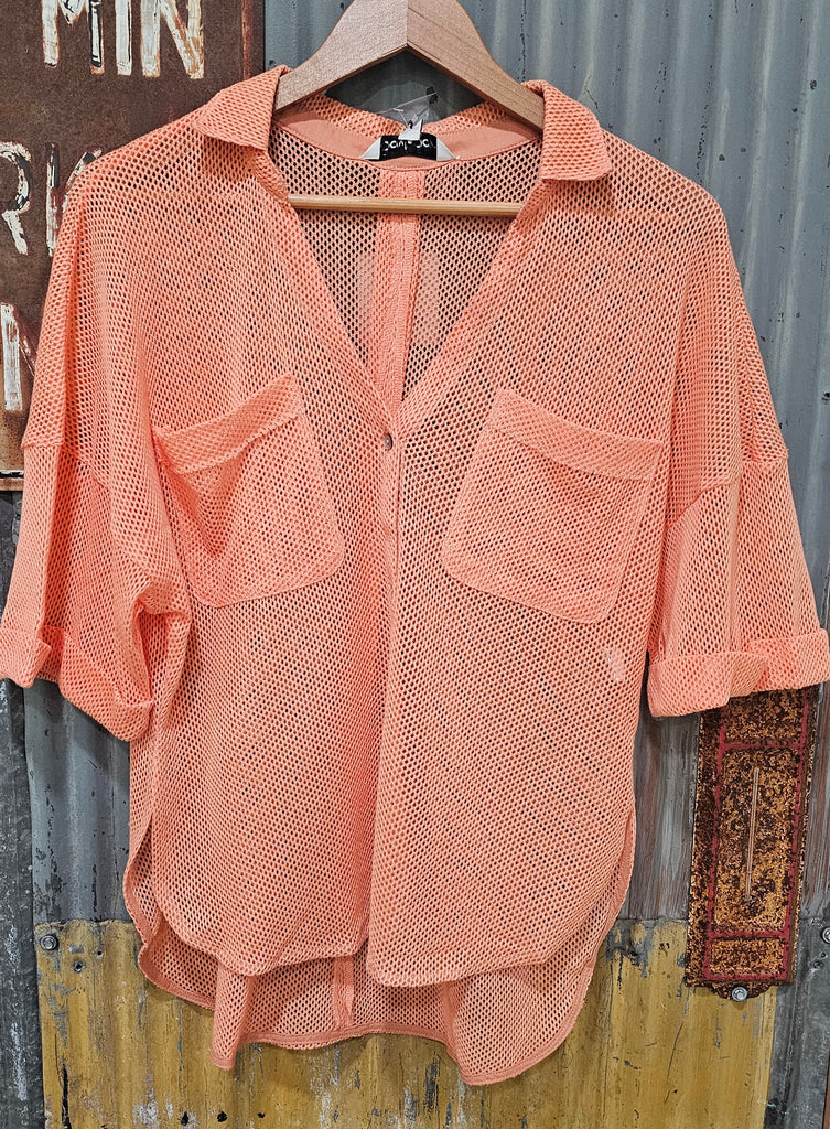 CORAL FISHNET BUTTON UP