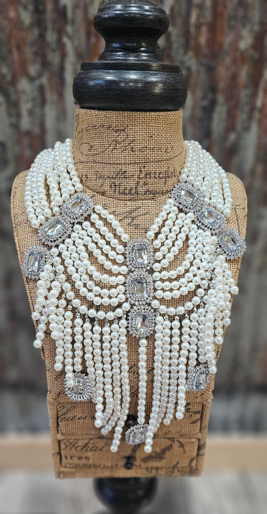 PEARL FRINGE CRYSTAL NECLACE