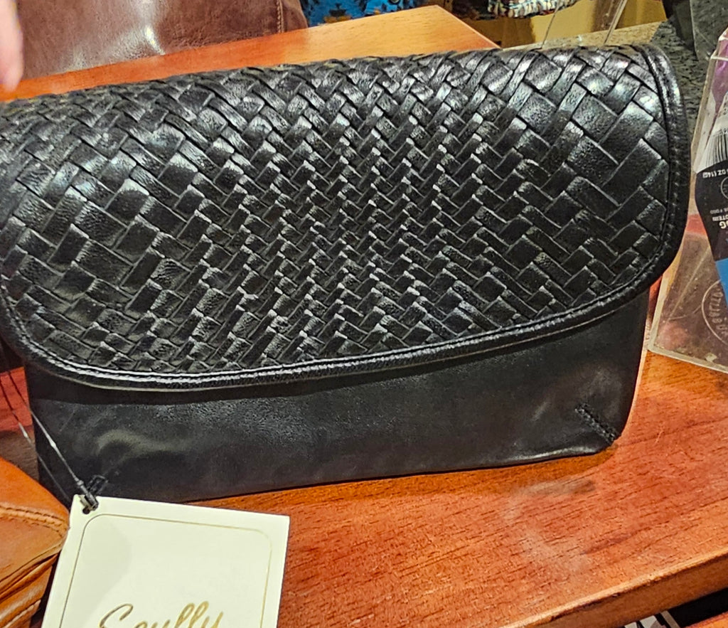 SKULLY LEATHER CROSSBODY BAG WITH BASKET WEAVE