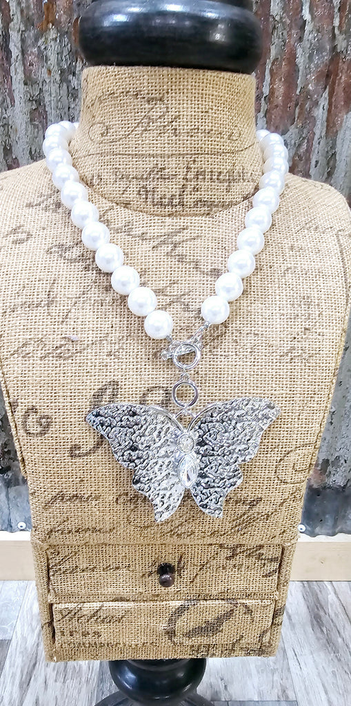 BOLD BUTTERFLY WITH PEARLS