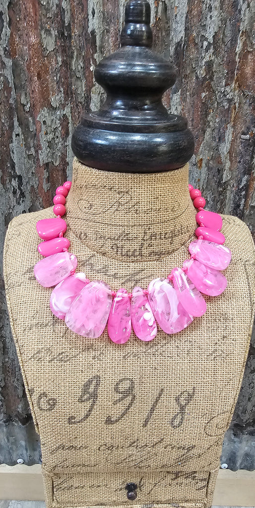 GORGEOUS MARBLED NECKLACE