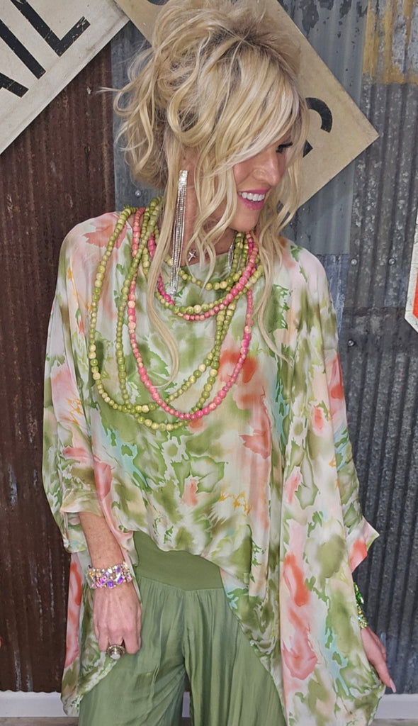 ONE SIZE FITS ALL SILKY CORAL & AVOCADO FLOWY TOP