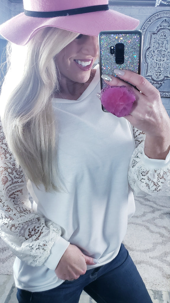 WHITE TOP W LACE SLEEVES