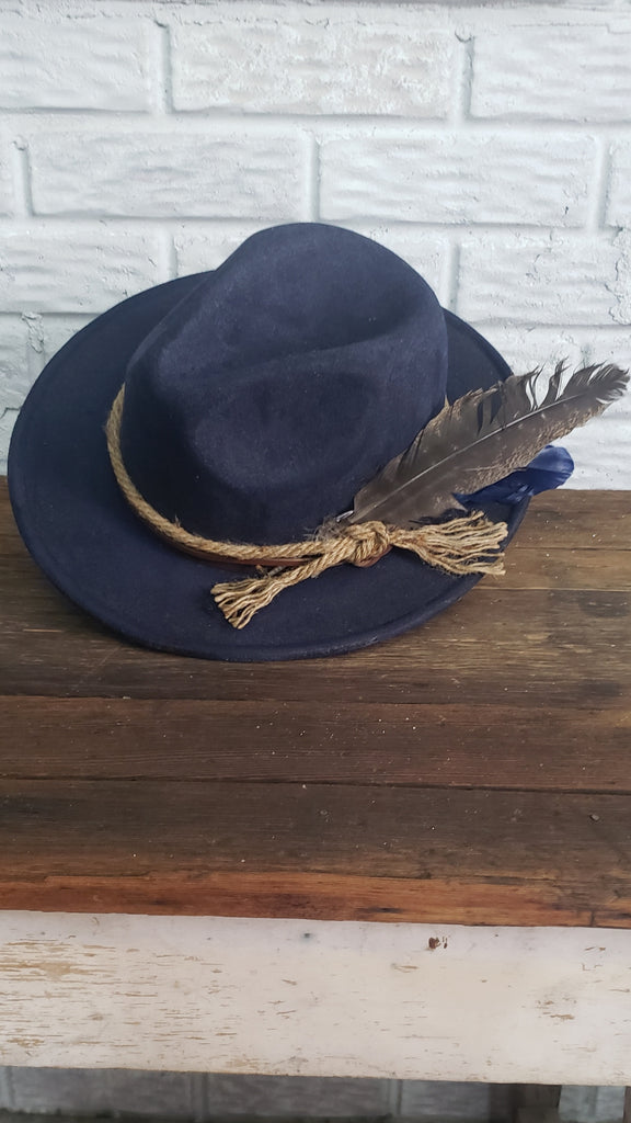 NAVY FEDORA WITH FEATHER