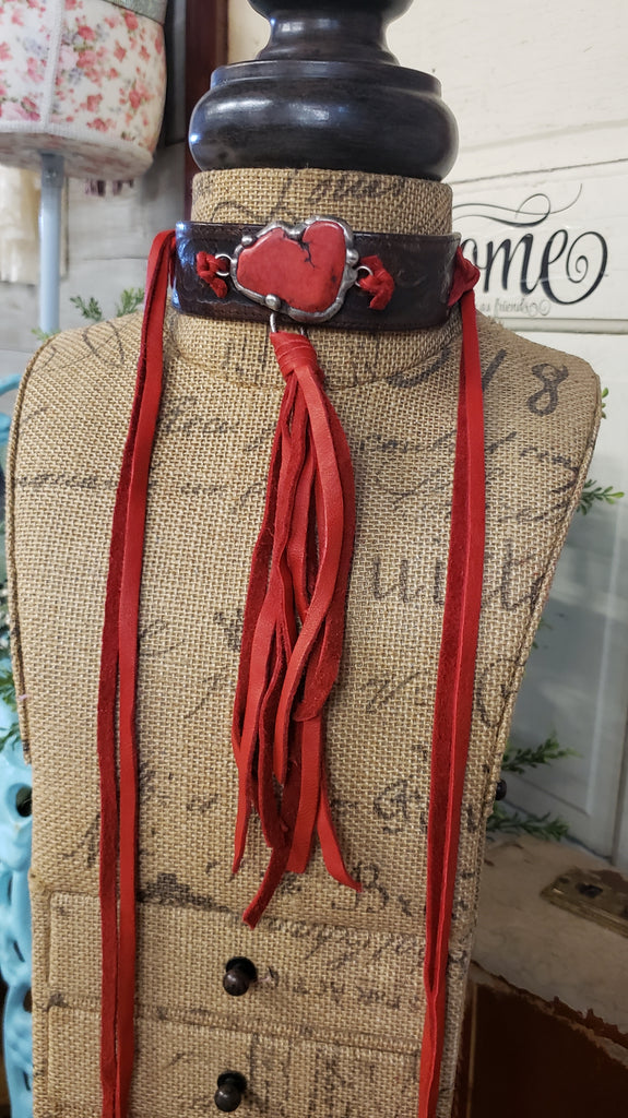 RED LEATHER CHOKER