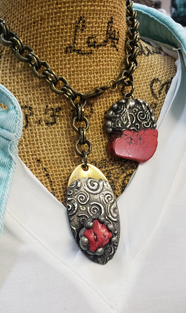 RED STONE NECKLACE WITH CHARM
