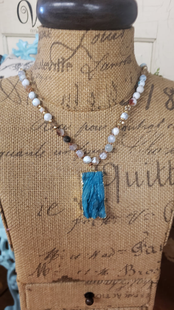 BEADED TURQUOISE NECKLACE