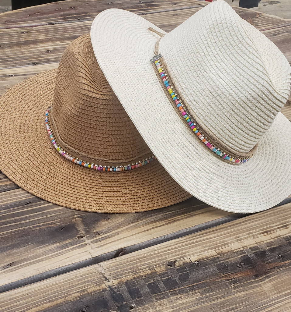 STRAW HAT WITH TOUCH OF SPARKLE