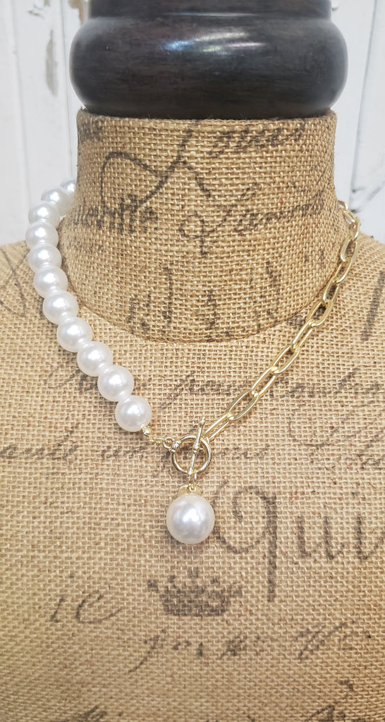 PEARLS & GOLD CHAIN LINK