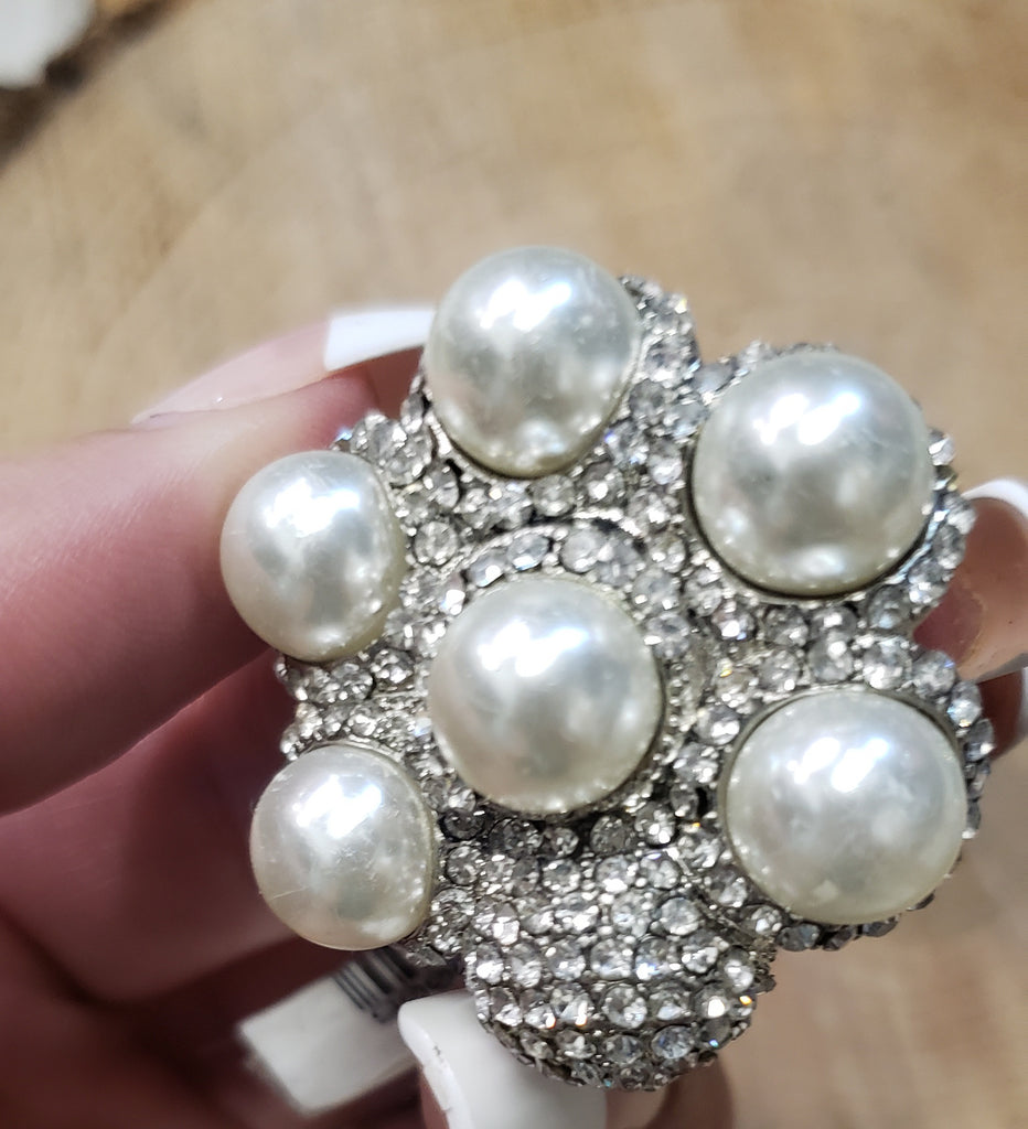 BOLD PEARL STRETCH RING