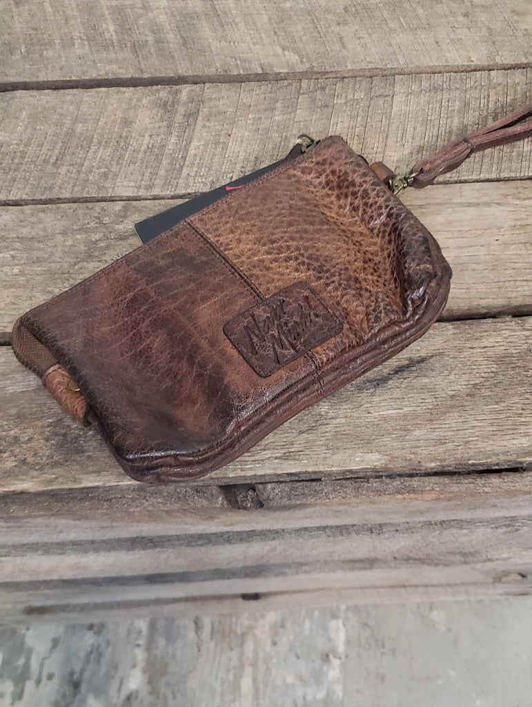 DISTRESSED BROWN LEATHER WRISTLET
