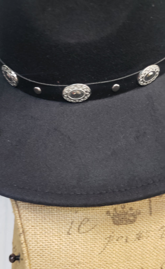 WIDE BRIM WITH CONCHO BELT BAND