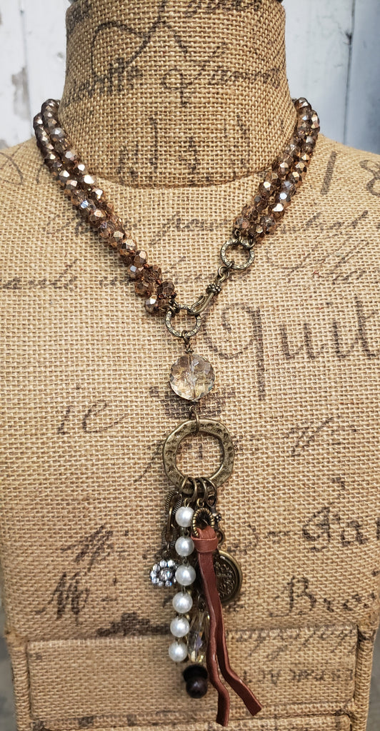 BRONZE BLING NECKLACE WITH TOUCH OF PEARLS