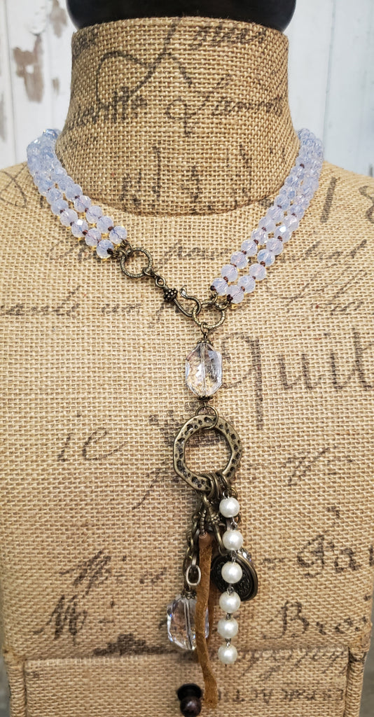 CLEAR IRIDESCENT NECKLACE WITH TOUCH OF PEARLS